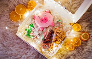 Four Tips to Arrange a Gift Box, by Shirley George Frazier. All rights reserved. Photo by Valeria Boltneva: https://www.pexels.com/photo/sliced-orange-fruit-1718198/